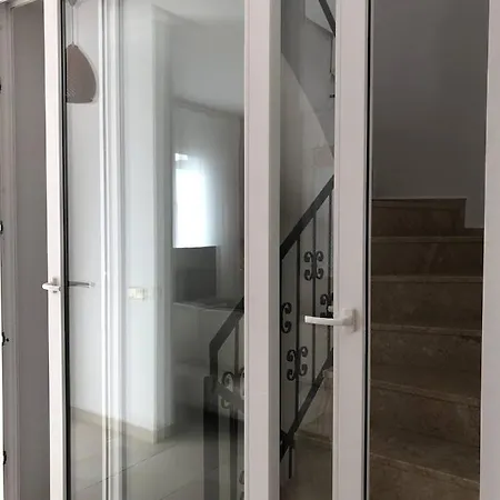 Levi Villa *